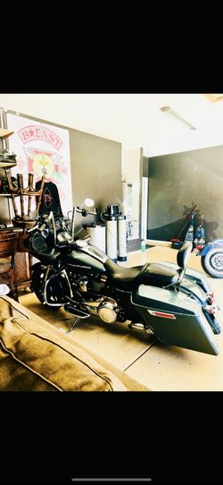 Motorcycle ( Harley Davidson )