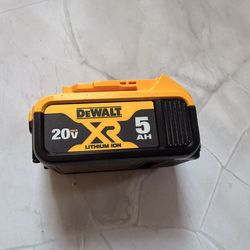 DEWALT 20V XR Premium Lithium-lon 5.0Ah Battery