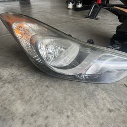 2013 Hyundai Elantra Headlights