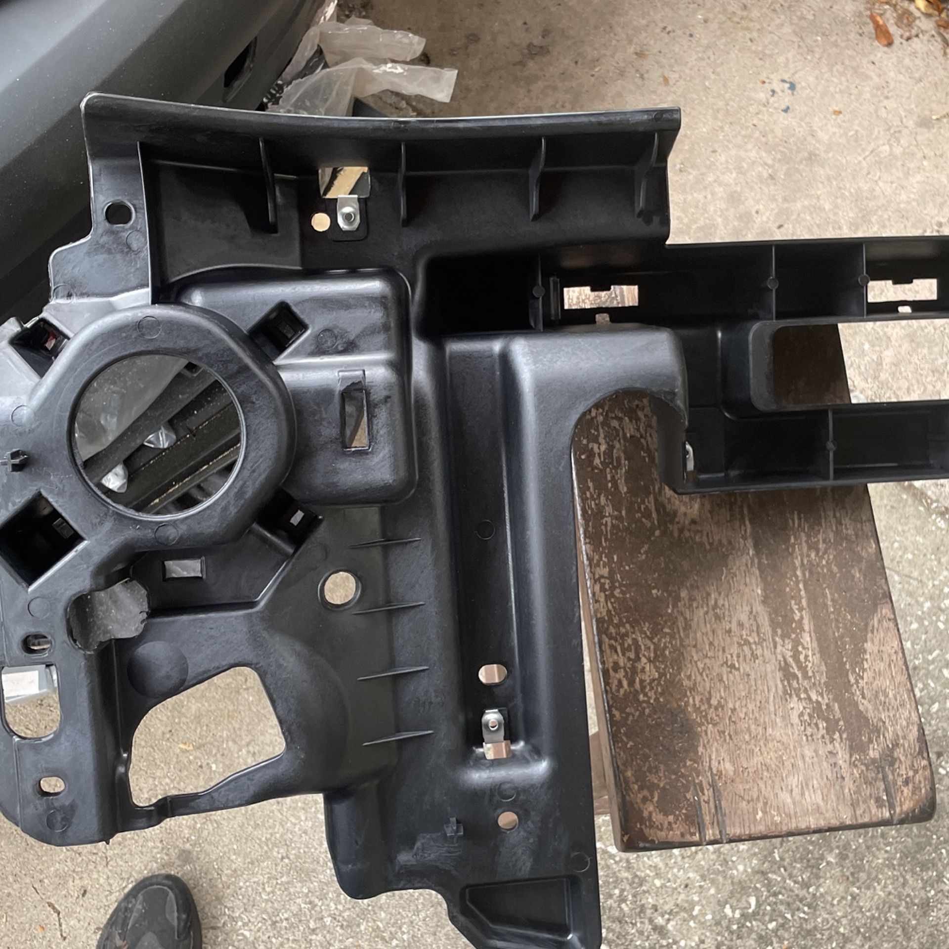 open box small defect Lower header panel grille for Ford E-150/E-250/E-350 /E-450 Super Duty 2008-2021