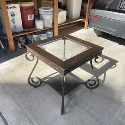 Side Table / End Table 