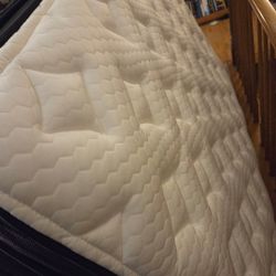 Full Nolah Evolution Plush Mattress - Like New