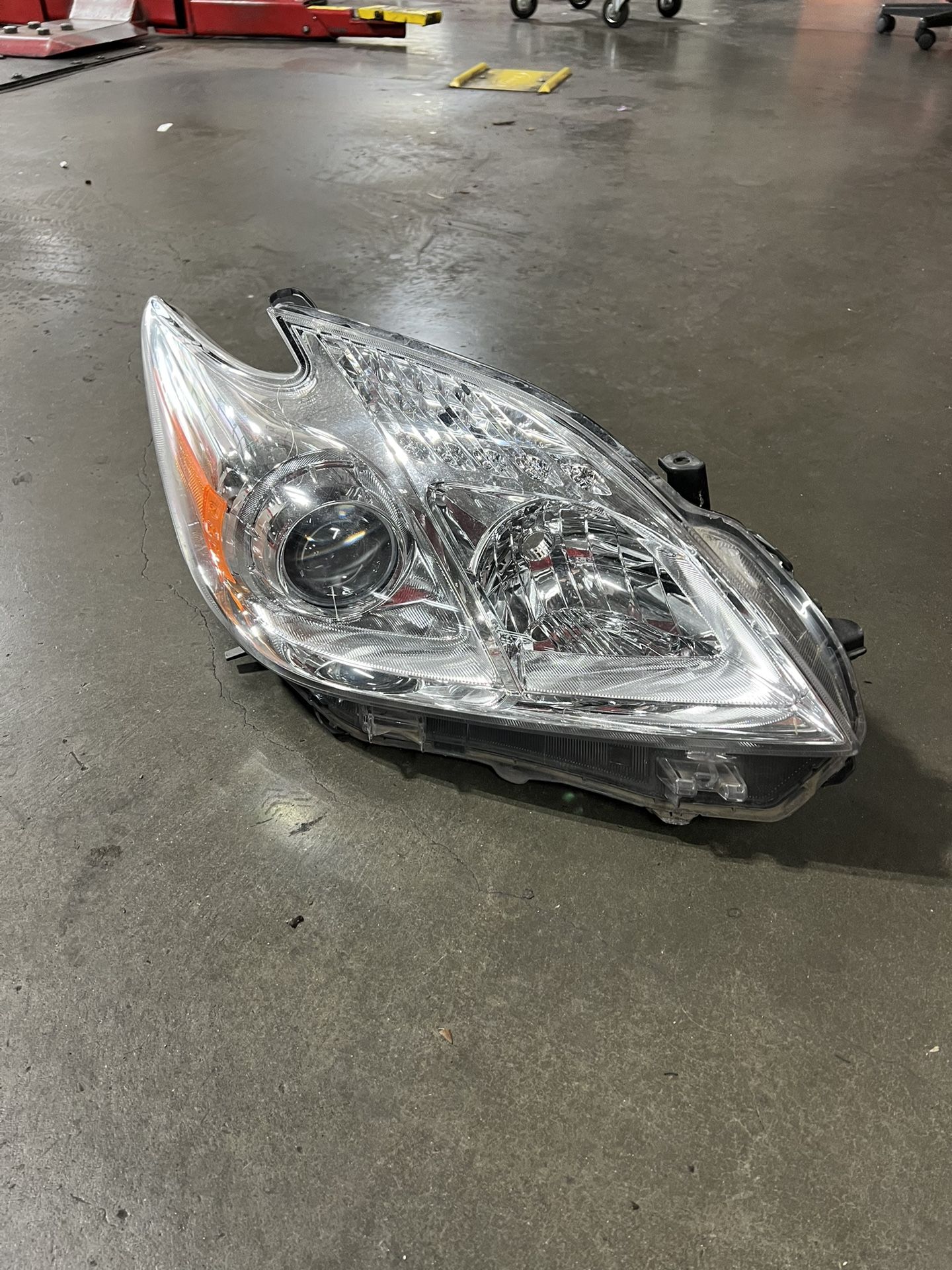 2012-15 Toyota Prius Right Headlamp OEM