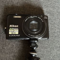 Nikon Coolpix S6800