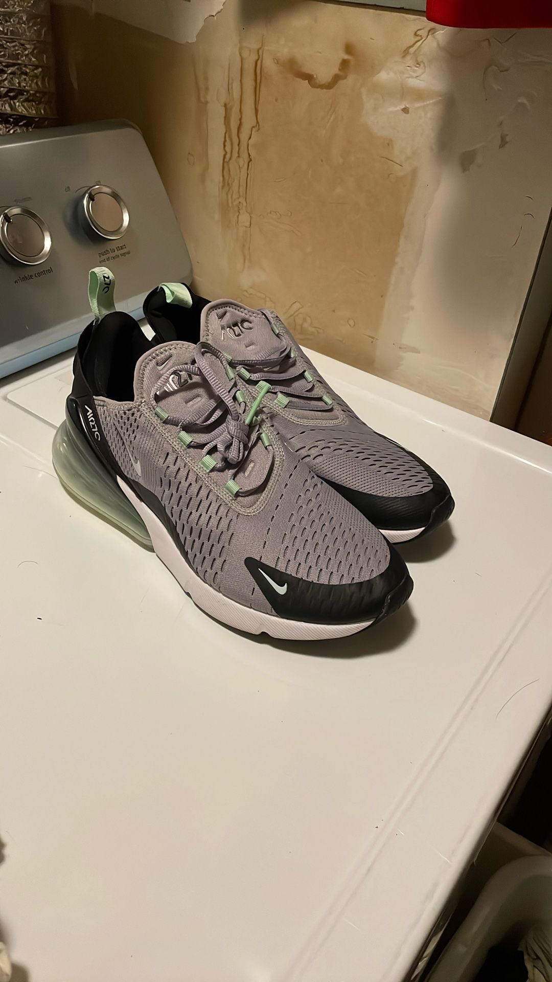 Nike Air Max 270