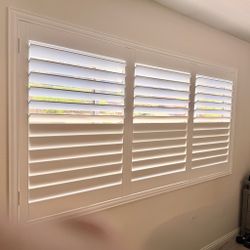 REAL WOOD & LIFETIME WARRANTY, Custom Interior Shutters, Plantation Shutters, Window Treatments, Window Coverings, Persianas de Madera