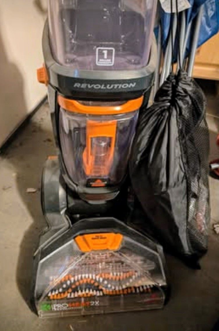 Bissell ProHeat 2X Revolution Pet Full Size Upright Carpet Cleaner