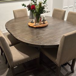 Kitchen Table with 6 Chairs. 