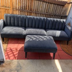 Nice love sofa with a connection for usb input 