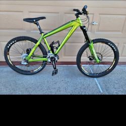 Professional Custom Made Mountain Bike Tire Size 27