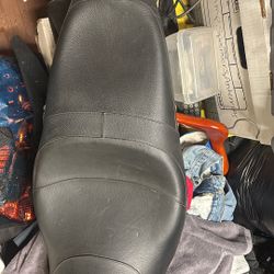 Corbin's Honda VFR Leather Seat / HVFR-2 Gunfighter & Lady Seat is made specifically for Honda VFR800 Interceptor (2002-2009). 