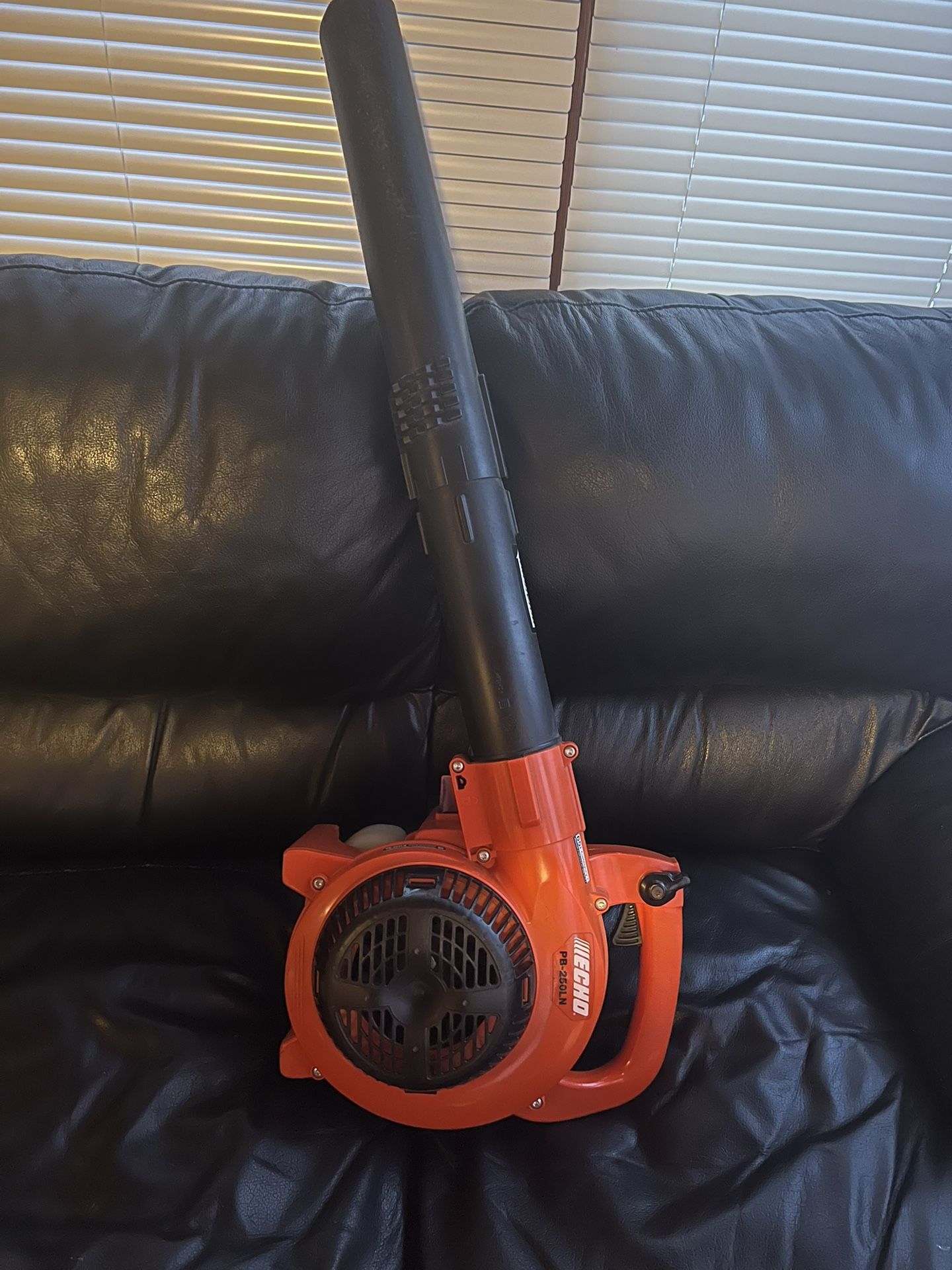 leaf blower