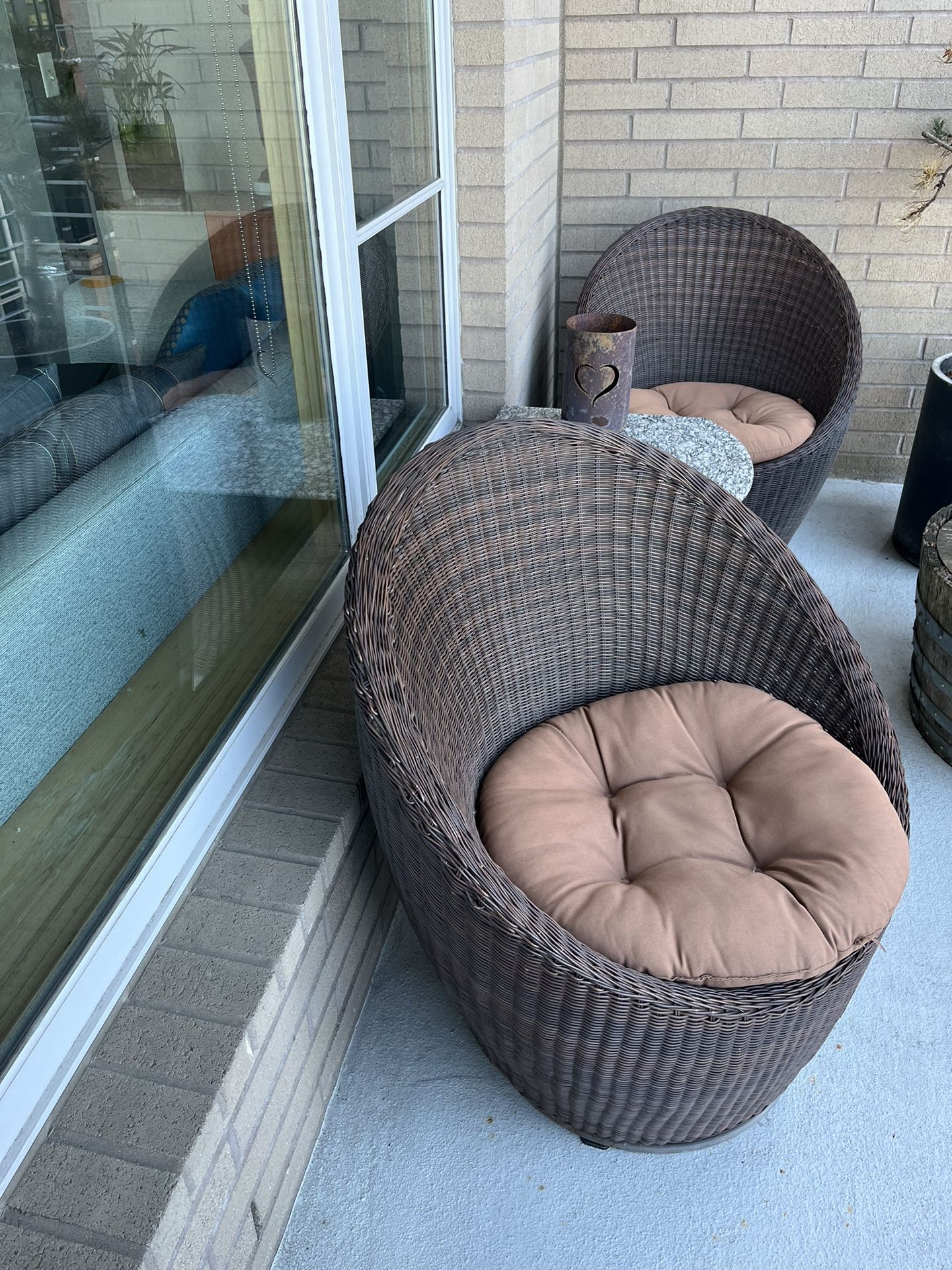 Outdoor Swivel Bucket chairs 
