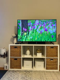 Shelf with 4 baskets