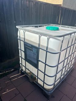 Water tote tank 275 gallon $150