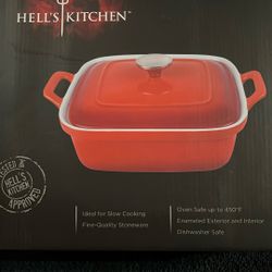 2.5 QT Square Covered Casserole