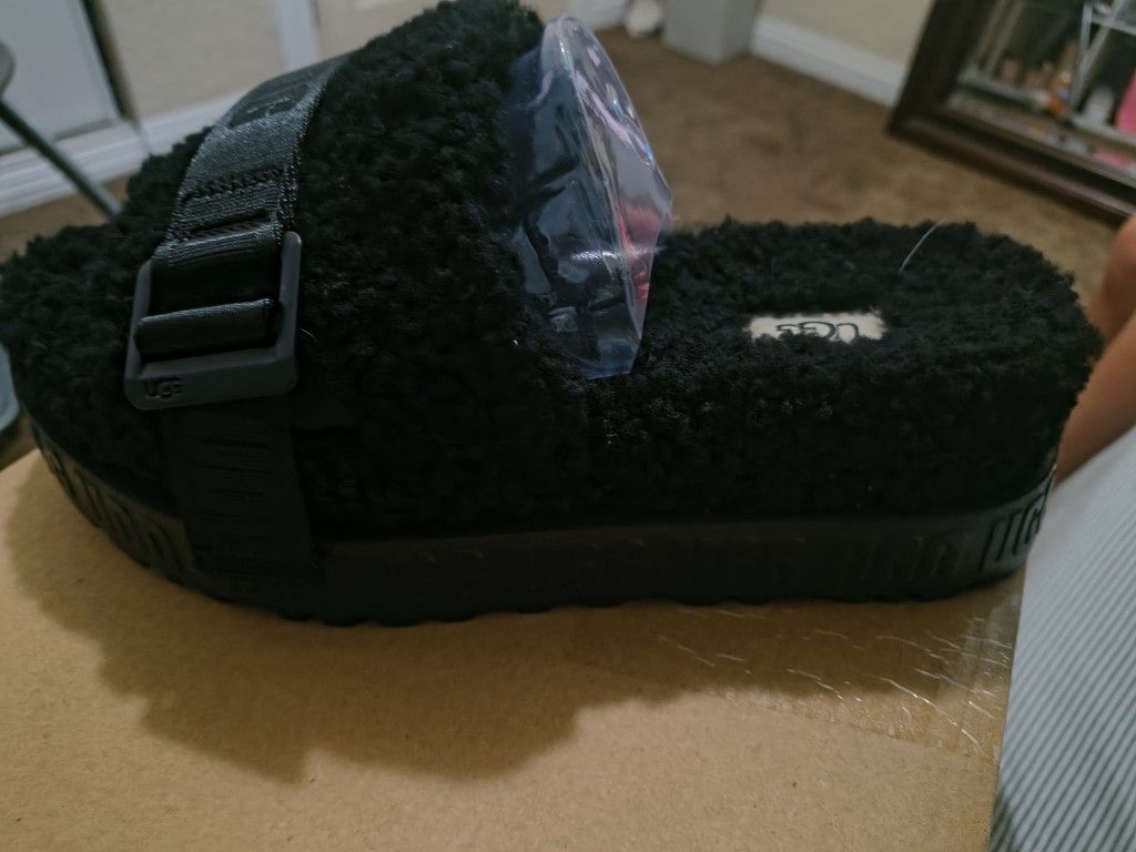 UGG