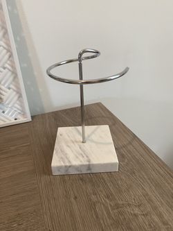 Modern Balance Decor Stand