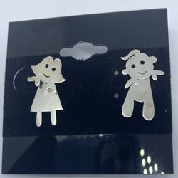 NEW Arete Plata En Forma De Niño.