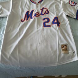 New York Mets Willie Mays Jersey... Classic