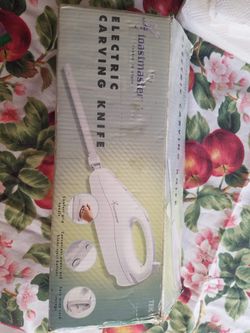 Electric carving knife