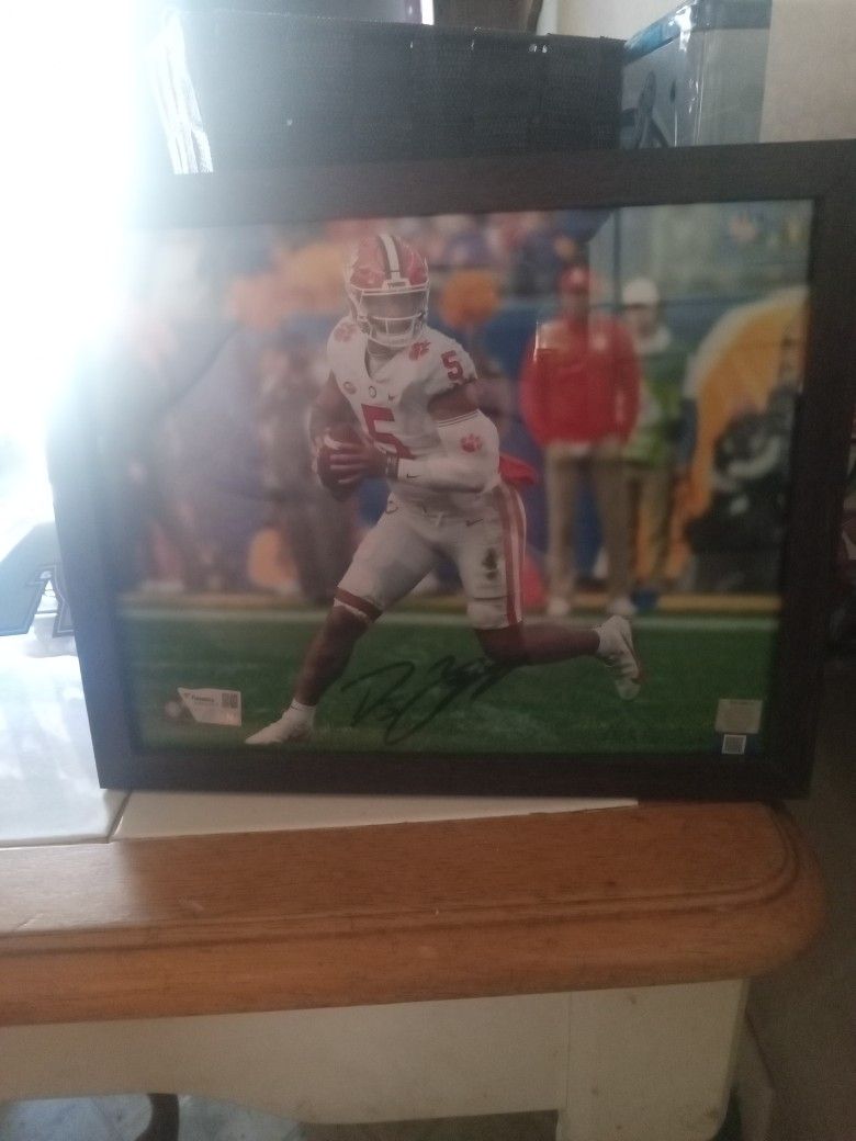 D J Uiagalelei 8 × 10 Signed Photo