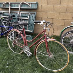 Women’s Schwinn bicycle