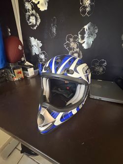 Dirt bike helmet