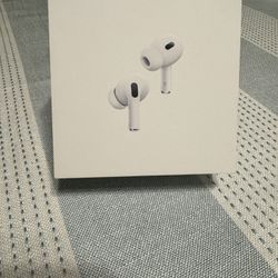 New AirPods Pro (2nd generation) with MagSafe Case