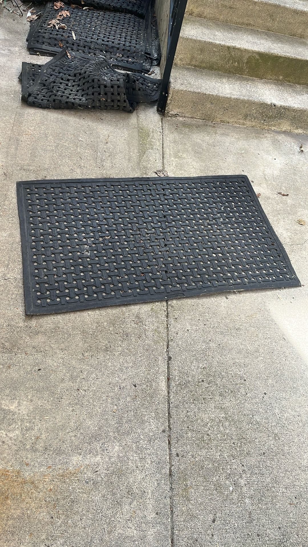 16- 3x5 Rubber Matts