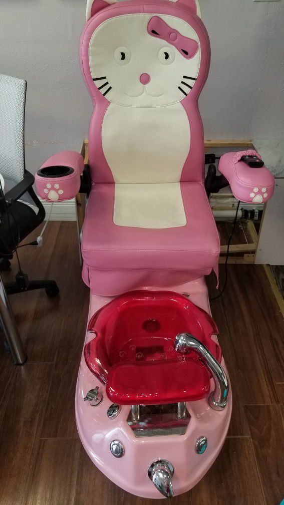 Pedicure and massage chair 