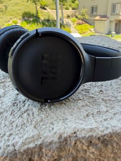JBL Bluetooth headphones JBL Bluetooth headphones