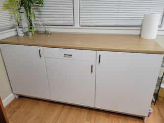 Kitchen cabinet