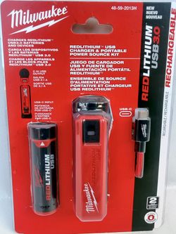 Milwaukee, CHARGES REDLITHIUM USB3.0 BATTERIES AND DEVICES CARGA LOS DISPOSITIVOS