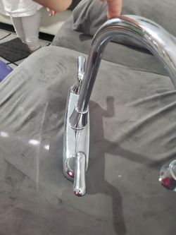 The selected object is an American Standard Colony Soft 2-Handle High-Arc Kitchen Faucet in a polished chrome finish Key Features
ا