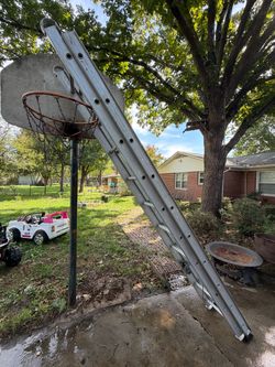 Aluminum Extension Ladder