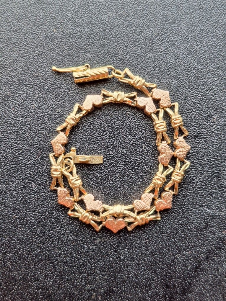 14kt Gold Bracelet. 6.96 Grams.