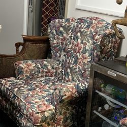 2 Beautiful Wingback Chairs..Perfect Condition