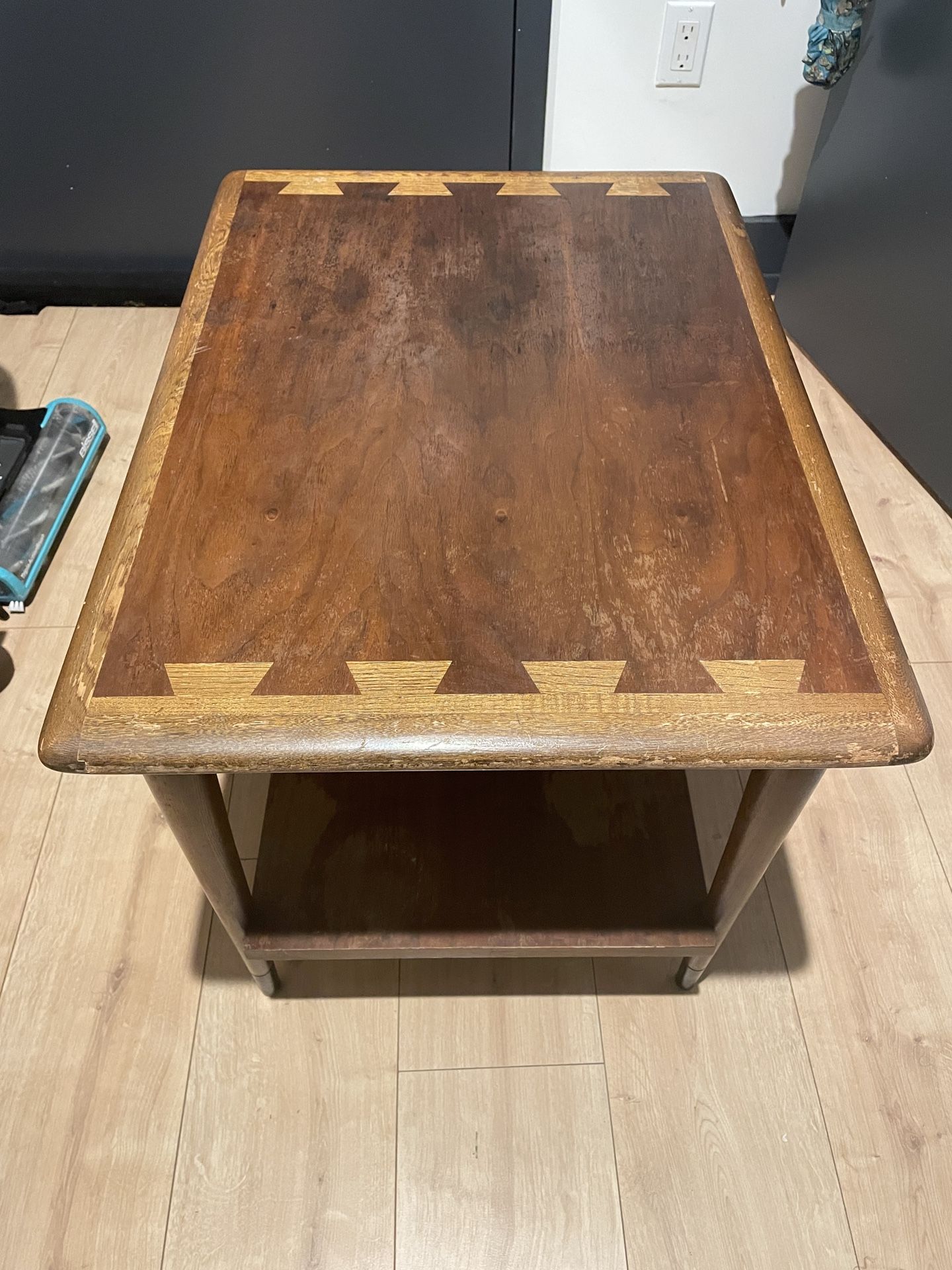Lane Acclaim End table Model 900-82