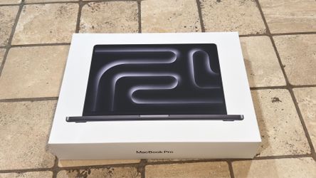 Latest Gen! M5 MacBook Pro 14” - 24 GB RAM - 1 TB SSD - Space Black