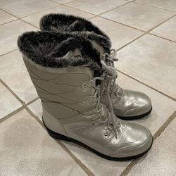 Women Snow Boots for sale 