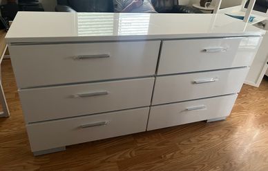 White 6 drawer dresser