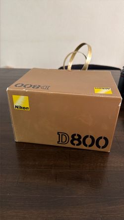 used Nikon D800 DSLR Camera Box and mbd12 nikon grip