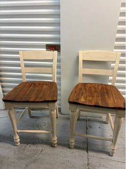 Set of 2 bar top chairs
