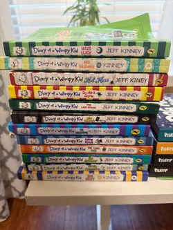 12 Dairy of a Wimpy Kid books - Paperback