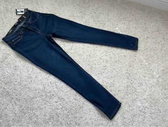 Women's  Jones  NY  jean  size  6  -  $10