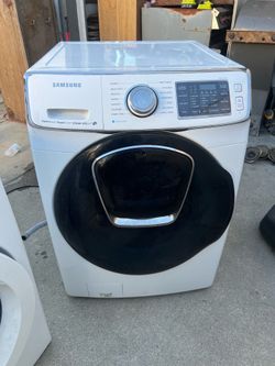 Samsung steam washer works great located in Lakewood, connections included 175$ OBO