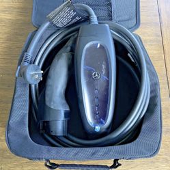 ⚡ Mercedes-Benz OEM 120V Portable EV Charger – Level 1 – Excellent Condition ⚡