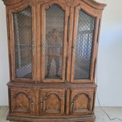 China Cabinet Drexel with Lights