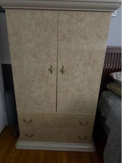 Armoire